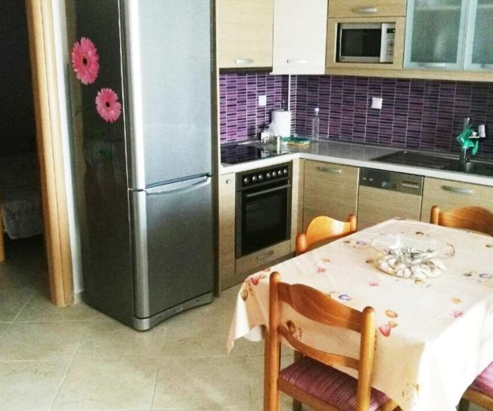 Emerald Apartment With Sea View كريوبيجي المظهر الخارجي الصورة