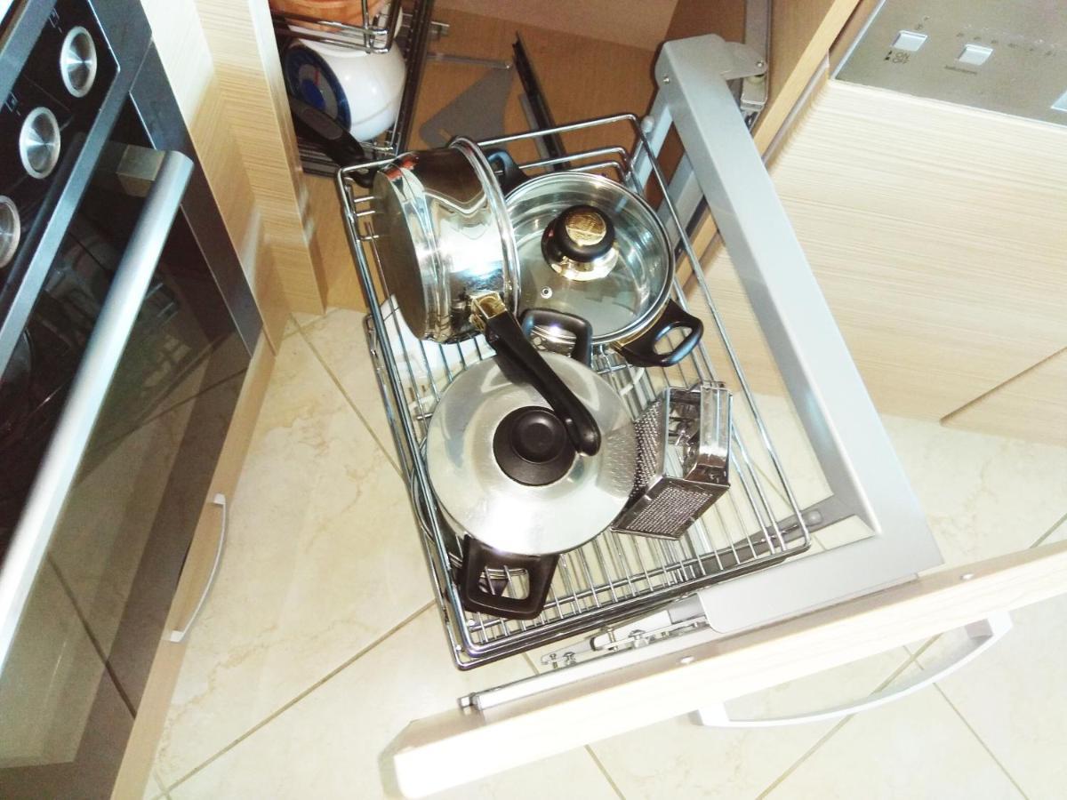 Emerald Apartment With Sea View كريوبيجي المظهر الخارجي الصورة