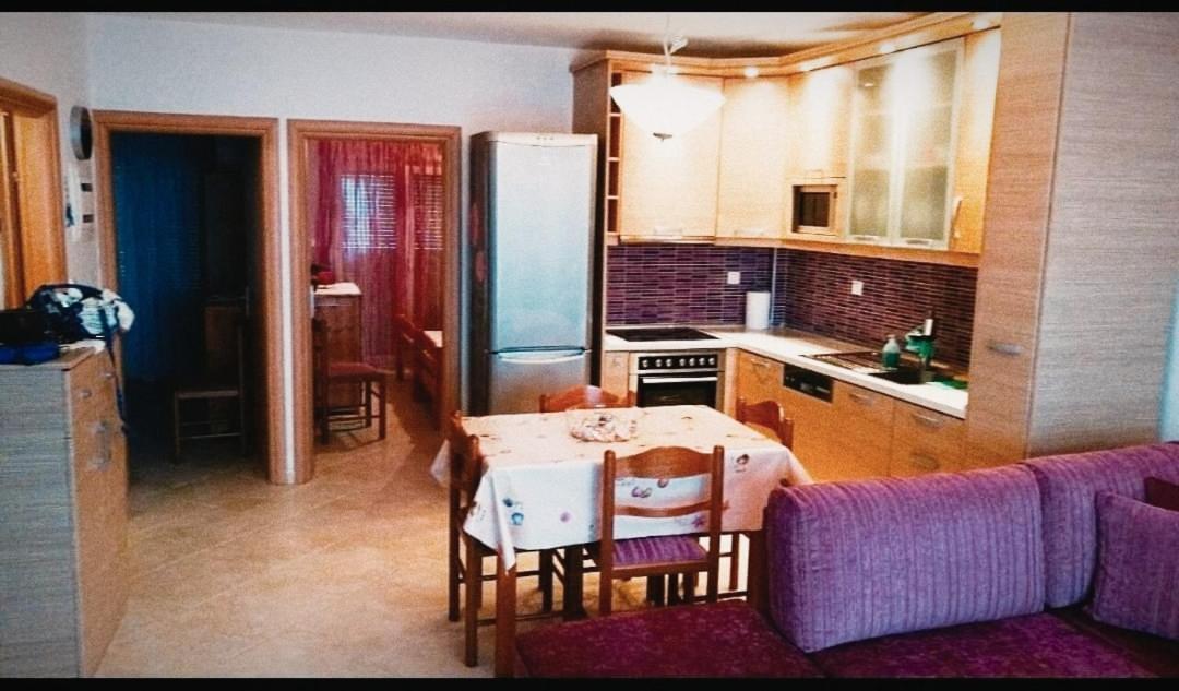 Emerald Apartment With Sea View كريوبيجي المظهر الخارجي الصورة